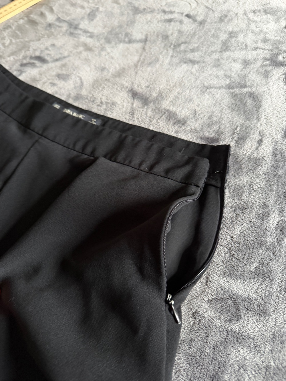 Zara Black Ruffle Hem Shorts - Picture 6 of 7